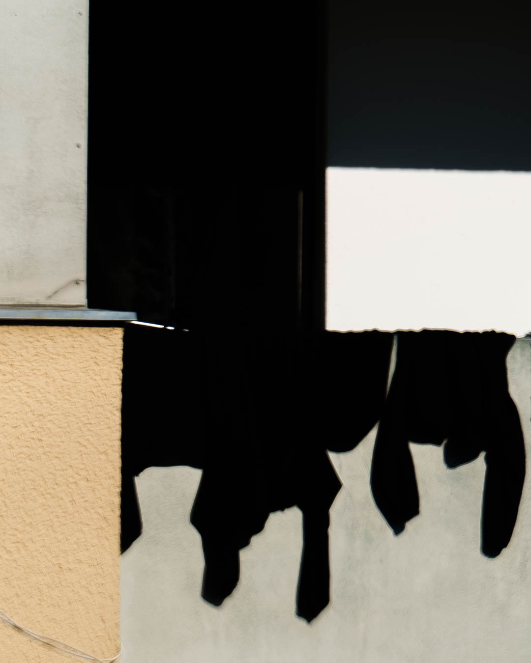 Berlin building reduced to colour and plane — Jan Madeus
