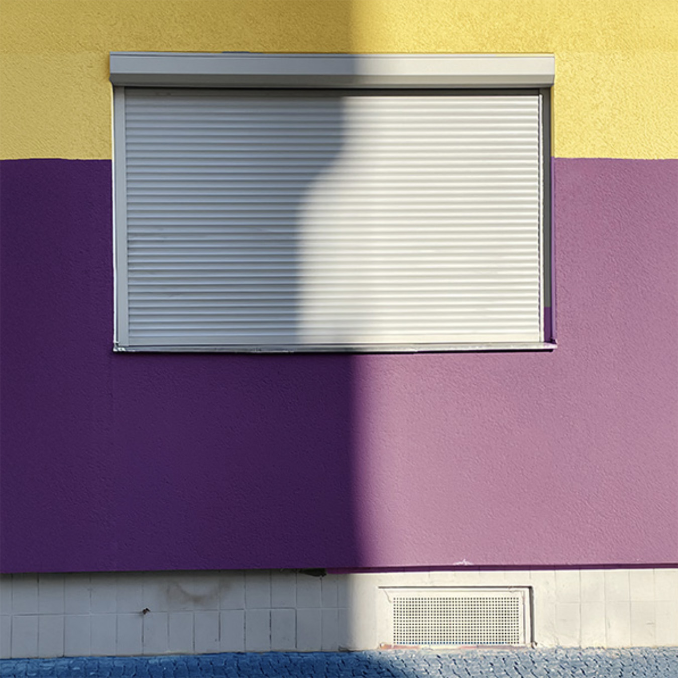 Colour-shifted Kreuzberg façade, Berlin — fine art print by Jan Madeus